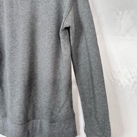 Juicy Couture Sequin Lip Graphic Sweatshirt Gray Pullover Women’s Medium - Picture 5 of 10